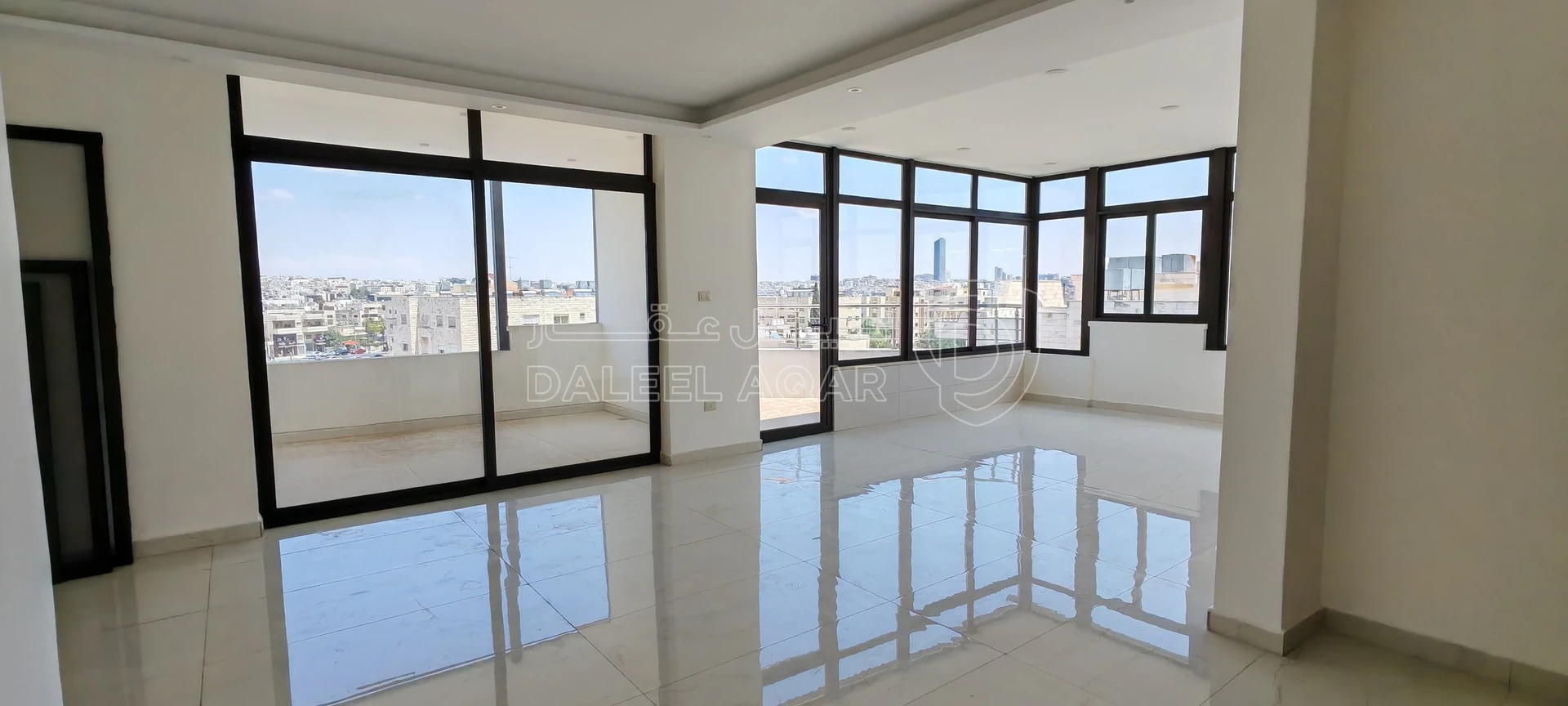 شقة في عمان - الرونق - 170,000 دأ - صورة 1